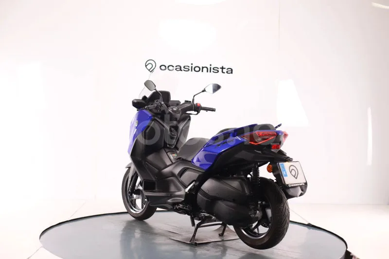 Yamaha XMAX 300 - Vista 4