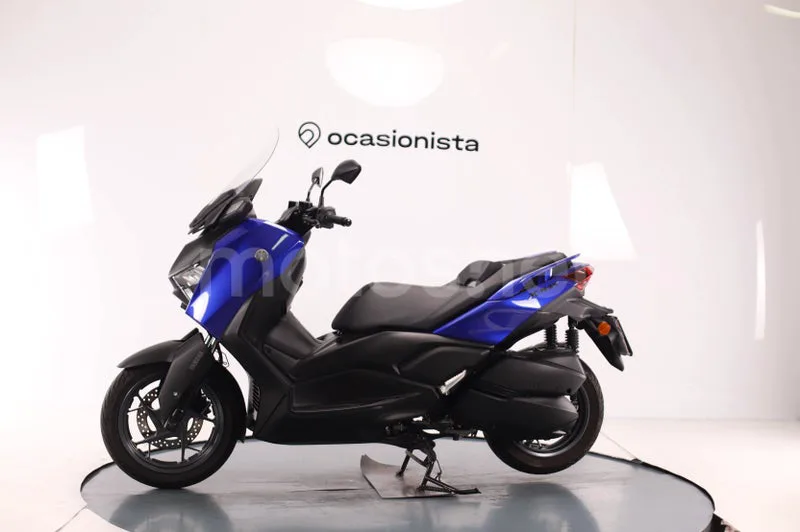 Yamaha XMAX 300 - Vista 5