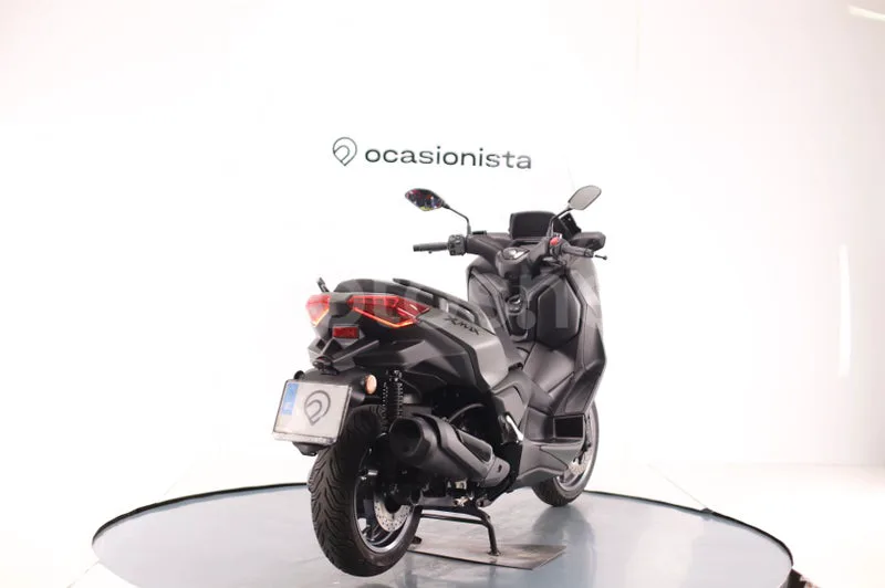 Yamaha XMAX 300 - Vista 3