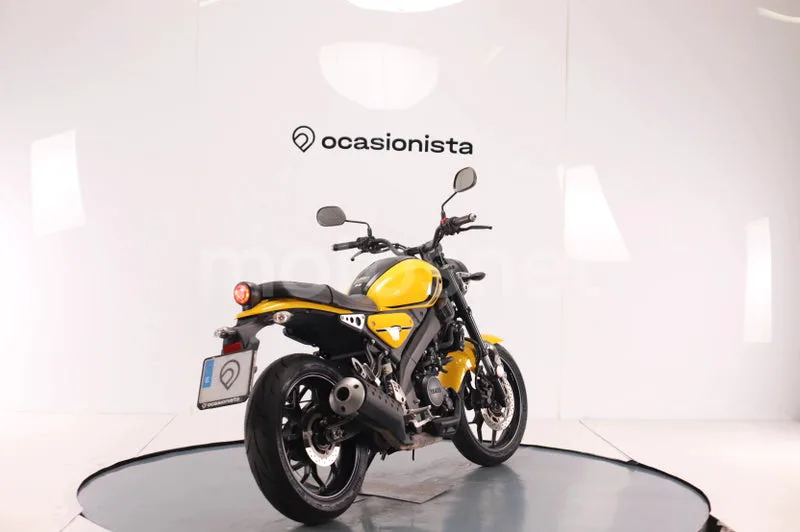Yamaha XSR125 - Vista 3
