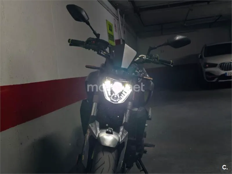 Yamaha MT-07 - Vista 8
