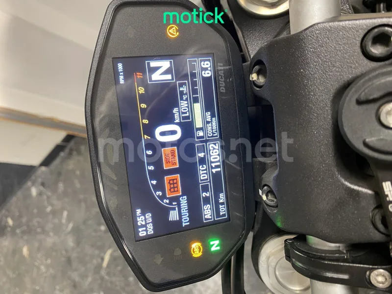 Ducati Monster 821 - Vista 6