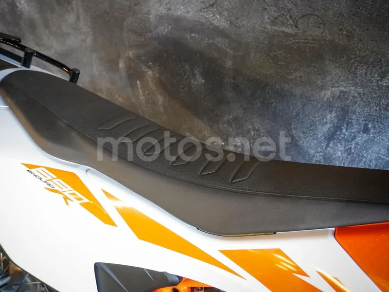 KTM 690 Enduro R - Vista 15