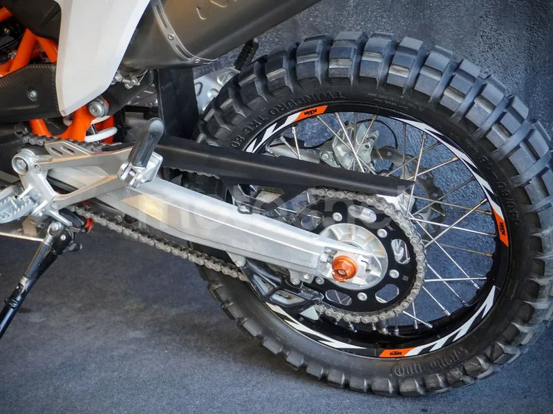 KTM 690 Enduro R - Vista 18
