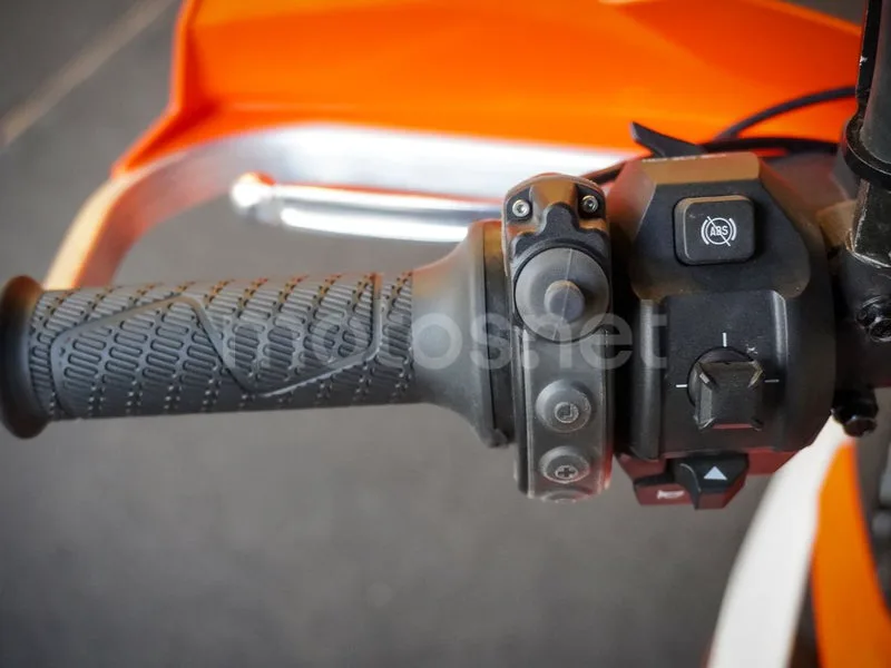 KTM 690 Enduro R - Vista 24