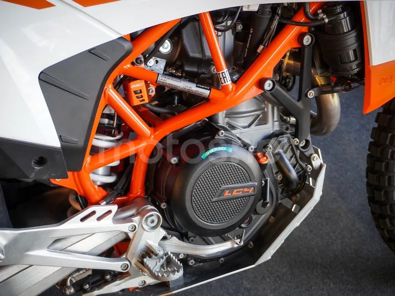 KTM 690 Enduro R - Vista 4