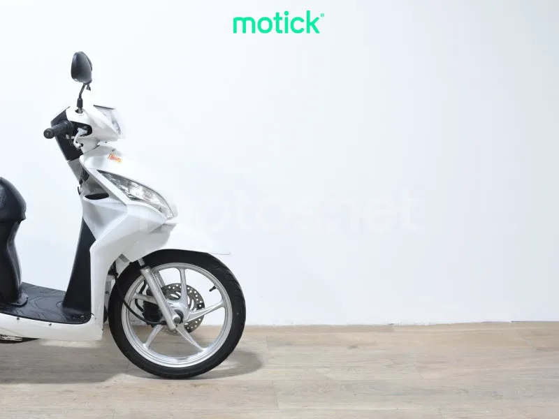 Honda Vision 110 - Vista 4