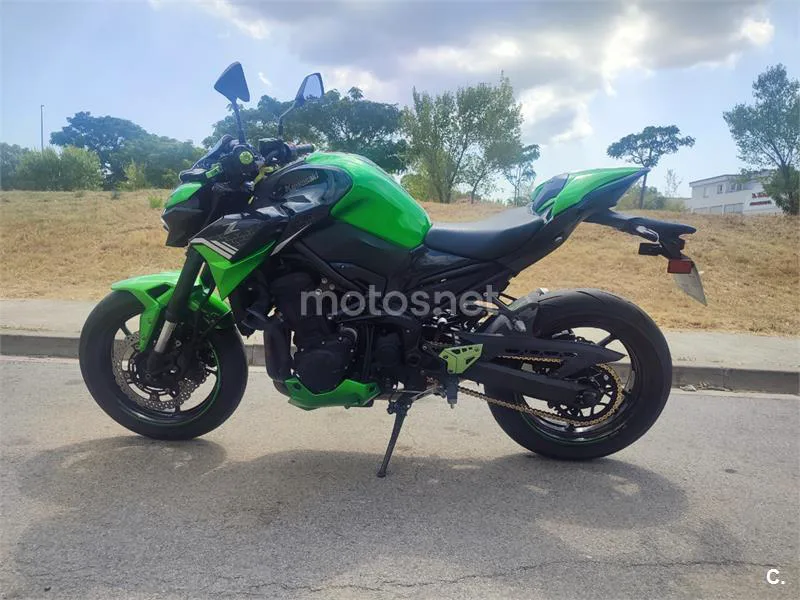 Kawasaki Z900 - Vista 11