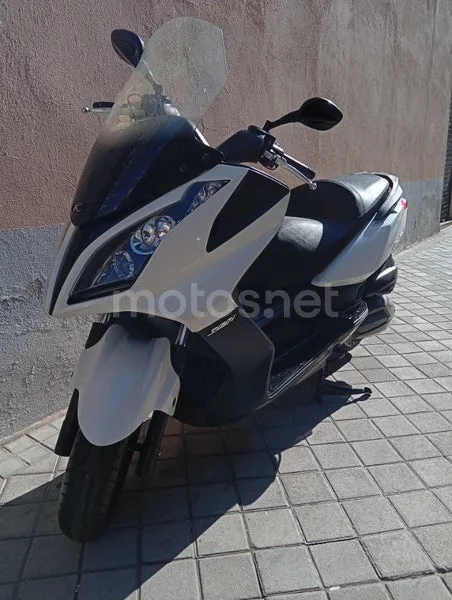 Kymco Super Dink 300 - Vista 4