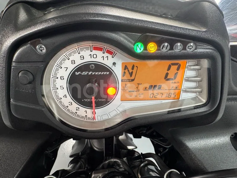 Suzuki V-Strom 650XT - Vista 11