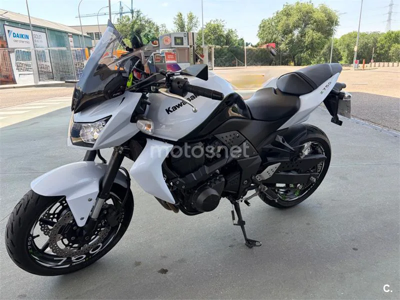 Kawasaki Z750 - Vista 4