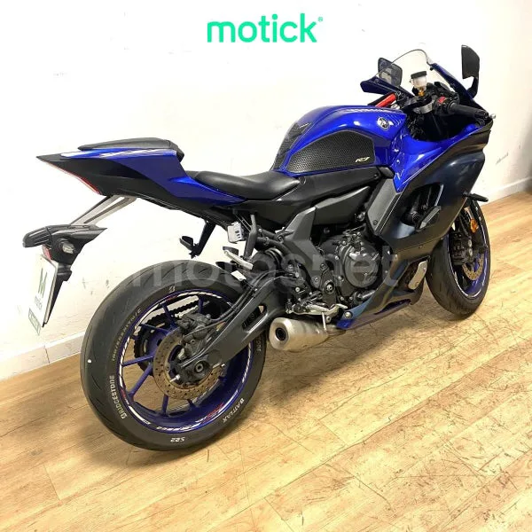 Yamaha YZF-R7 - Vista 12