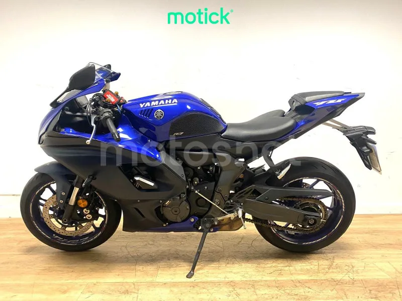 Yamaha YZF-R7 - Vista 7