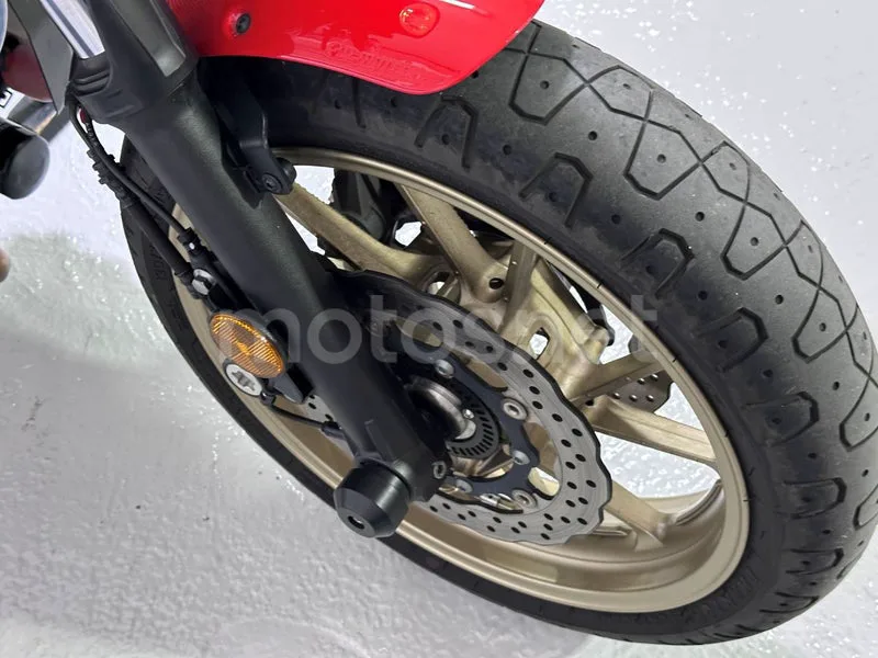 Yamaha XSR700 - Vista 15