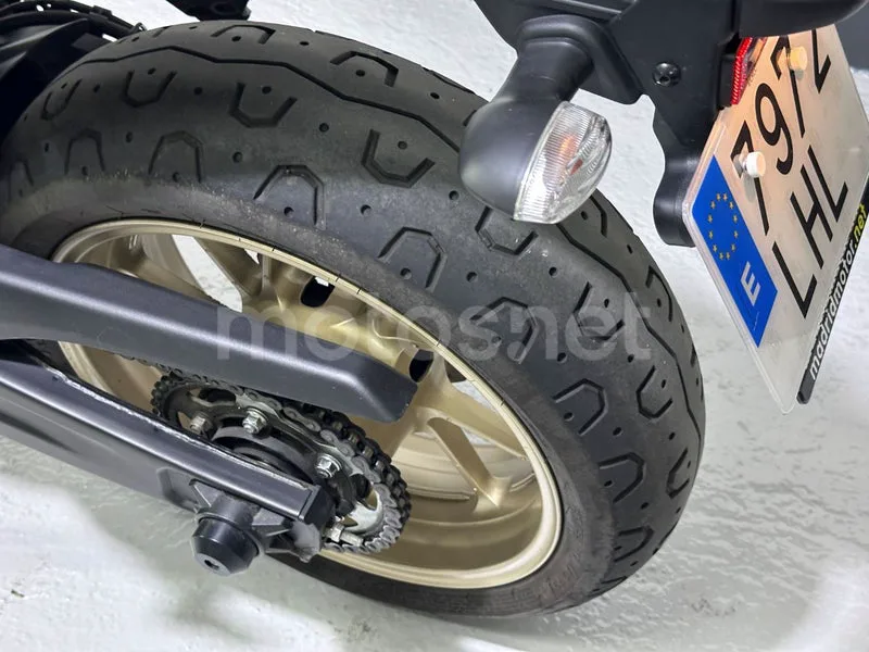 Yamaha XSR700 - Vista 20