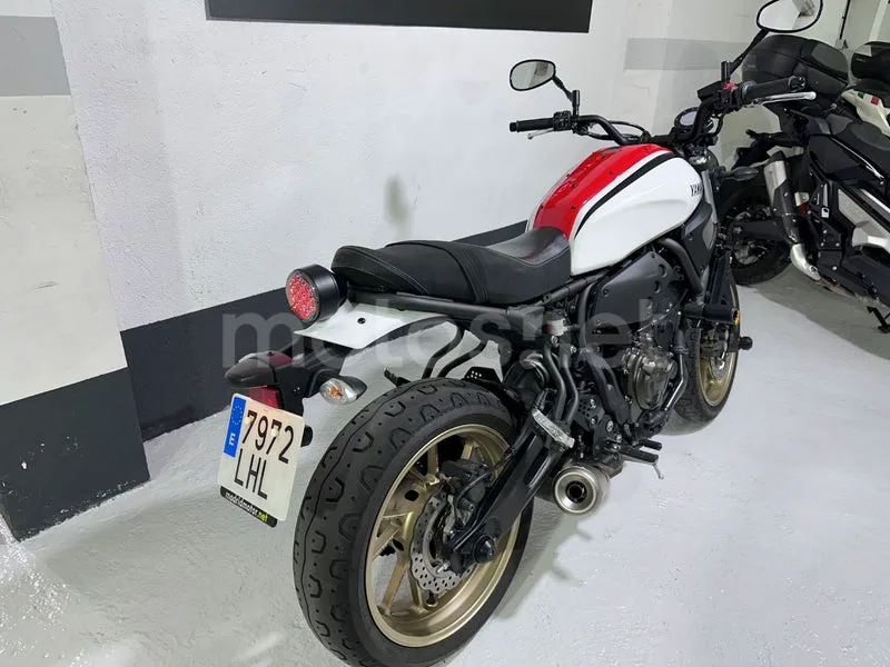 Yamaha XSR700 - Vista 5