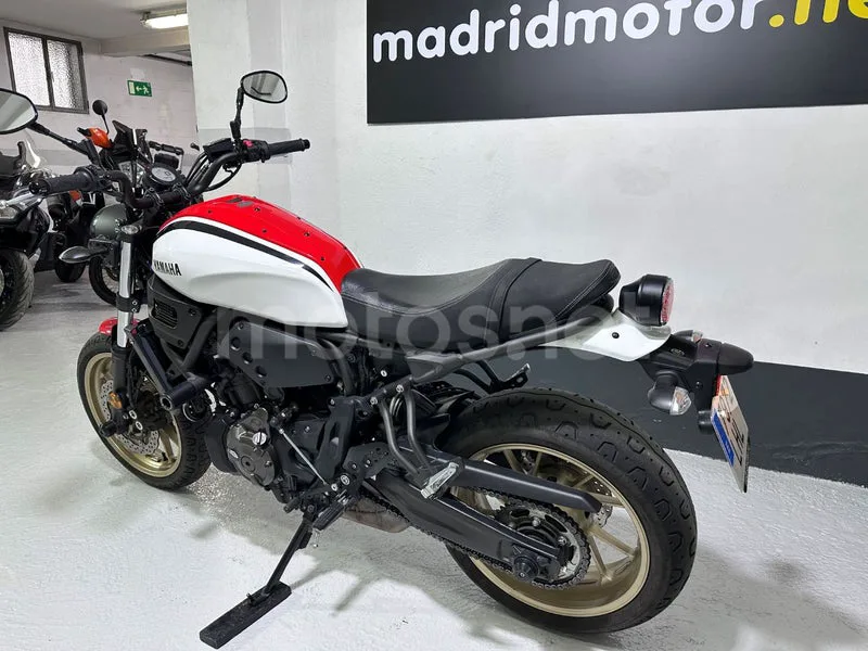 Yamaha XSR700 - Vista 6