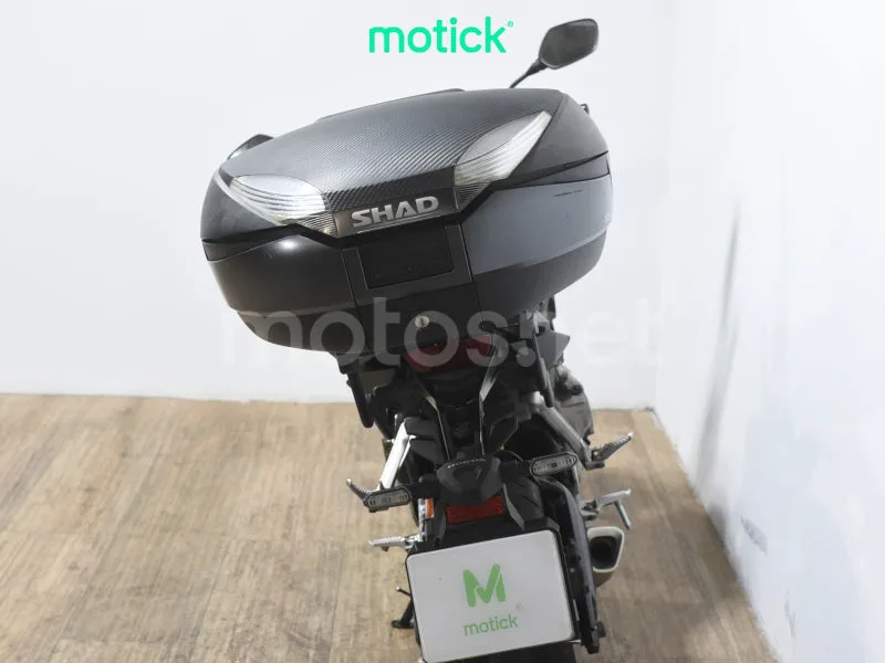 Honda CB650R - Vista 6