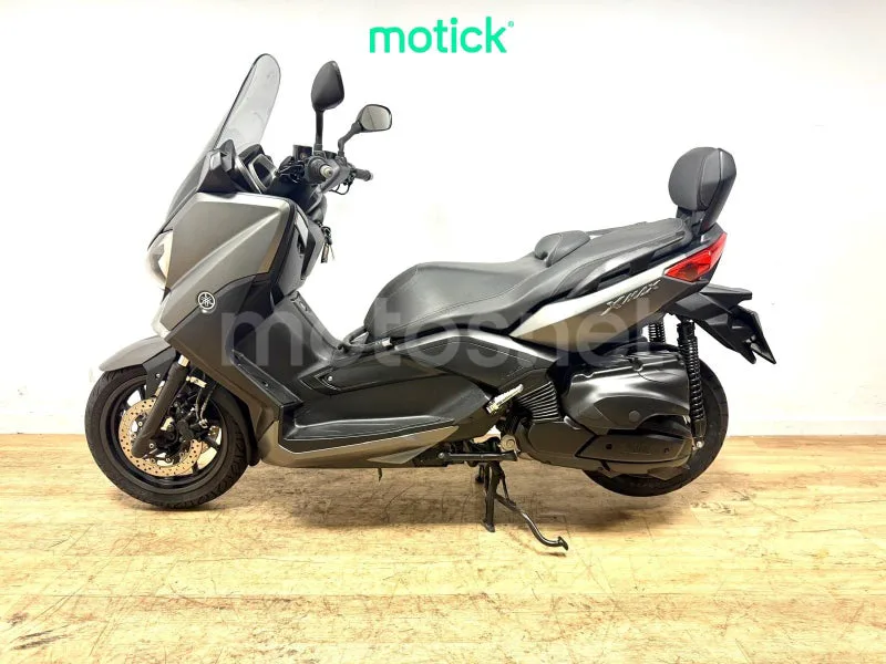 Yamaha XMAX 400 - Vista 7