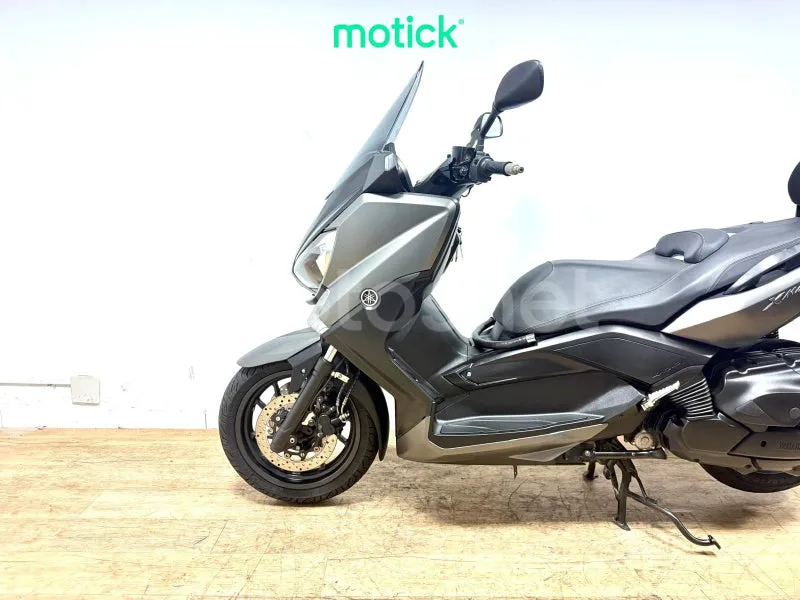 Yamaha XMAX 400 - Vista 8