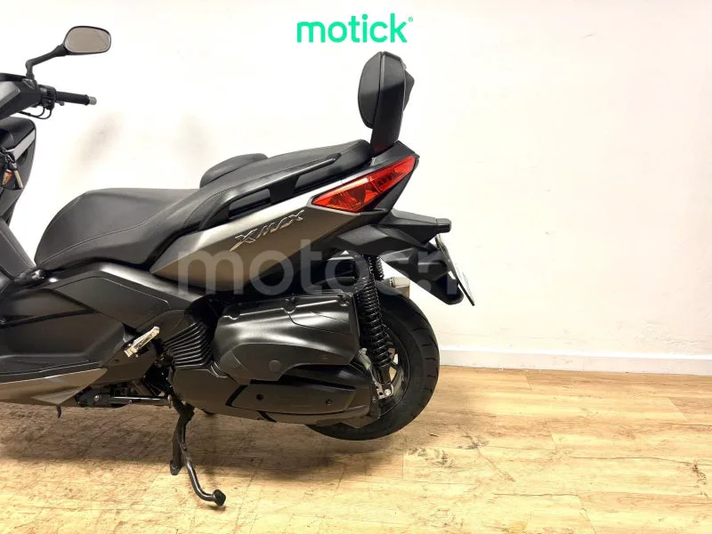 Yamaha XMAX 400 - Vista 9