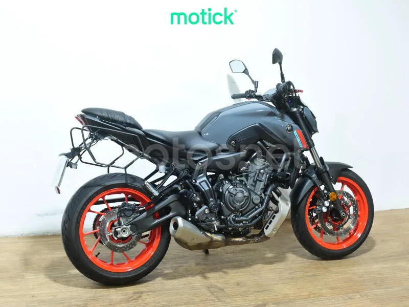 Yamaha MT-07 - Vista 10