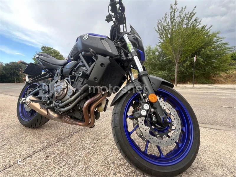 Yamaha MT-07 - Vista 8