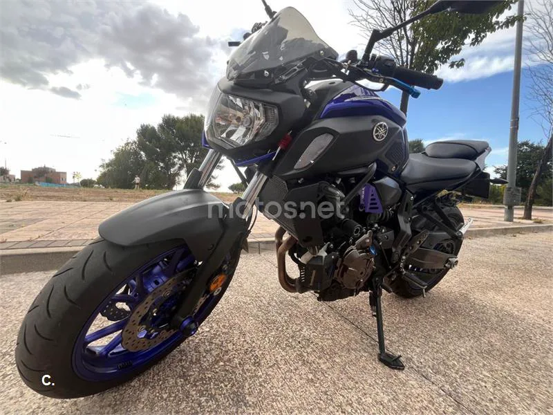Yamaha MT-07 - Vista 9