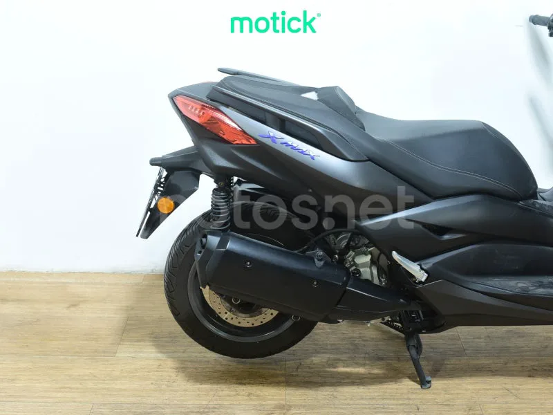 Yamaha XMAX 300 - Vista 3