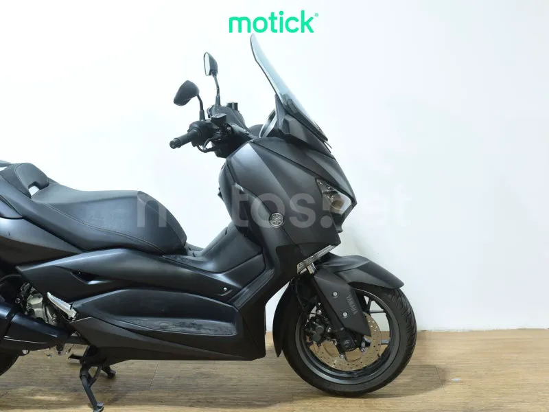 Yamaha XMAX 300 - Vista 4