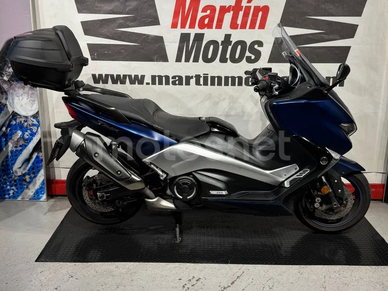 Yamaha TMAX - Vista 3