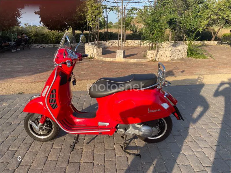 Vespa GTS 300 3300 € 2018 Alicante - 1