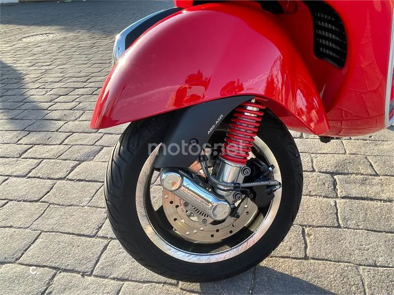 Vespa GTS 300 - Vista 7