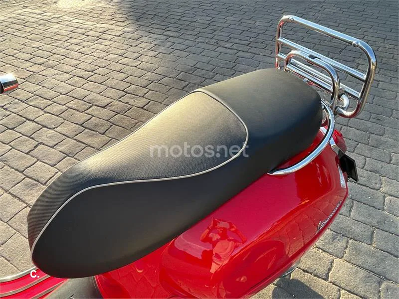 Vespa GTS 300 - Vista 8