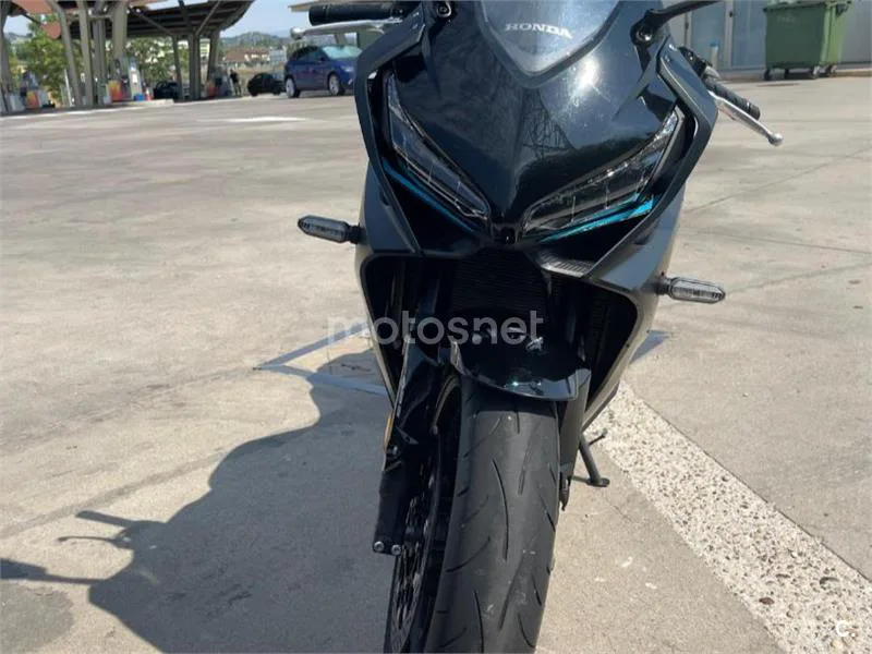 Honda CBR650R - Vista 4