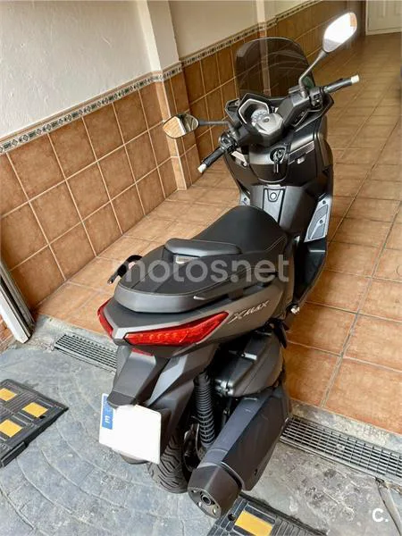 Yamaha XMAX 400 - Vista 5