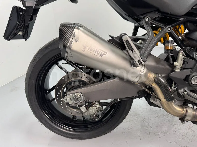 Ducati Monster 821 - Vista 16