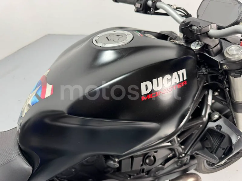 Ducati Monster 821 - Vista 18