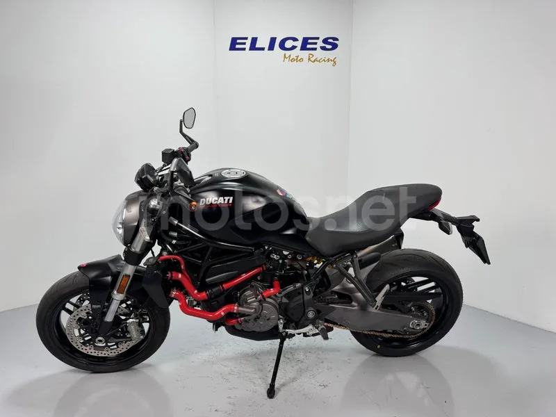 Ducati Monster 821 - Vista 3