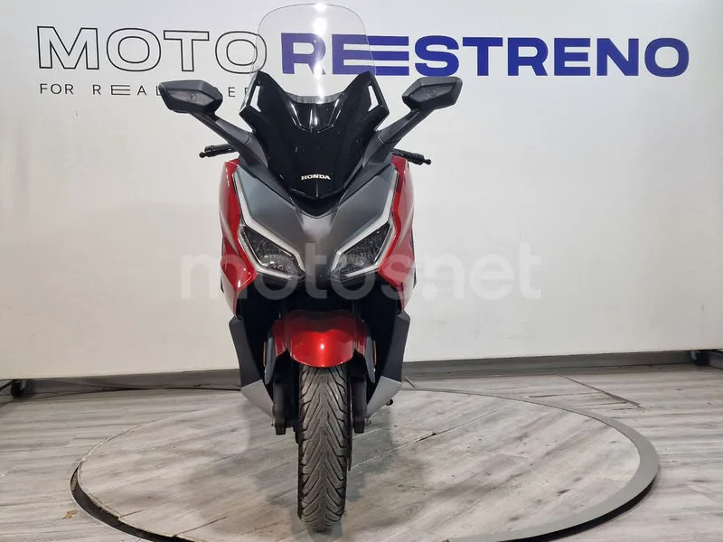 Honda Forza 350 - Vista 4