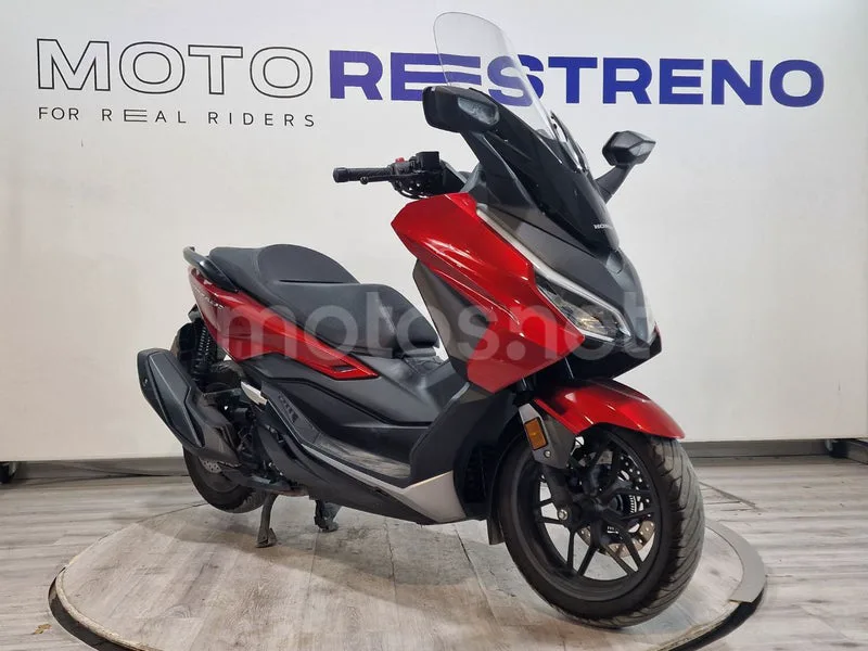 Honda Forza 350 - Vista 5