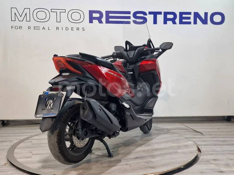 Honda Forza 350 - Vista 7