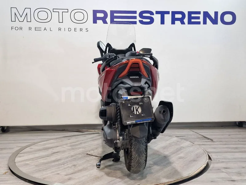 Honda Forza 350 - Vista 8