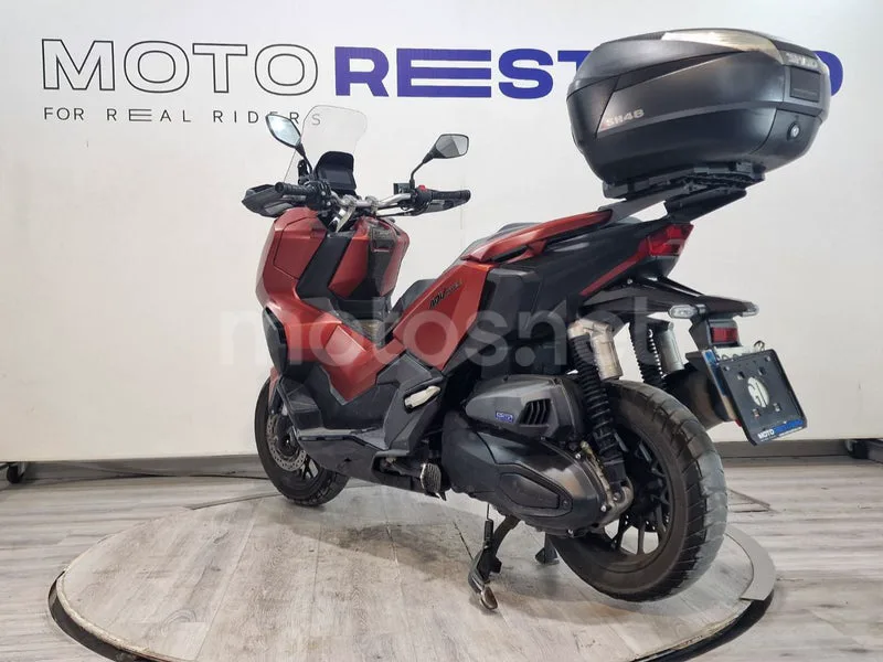 Honda ADV350 - Vista 3