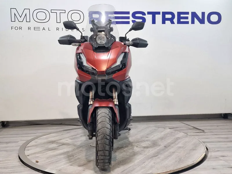 Honda ADV350 - Vista 4