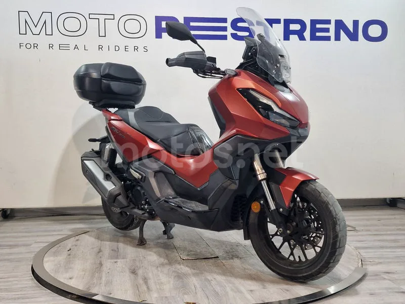 Honda ADV350 - Vista 5