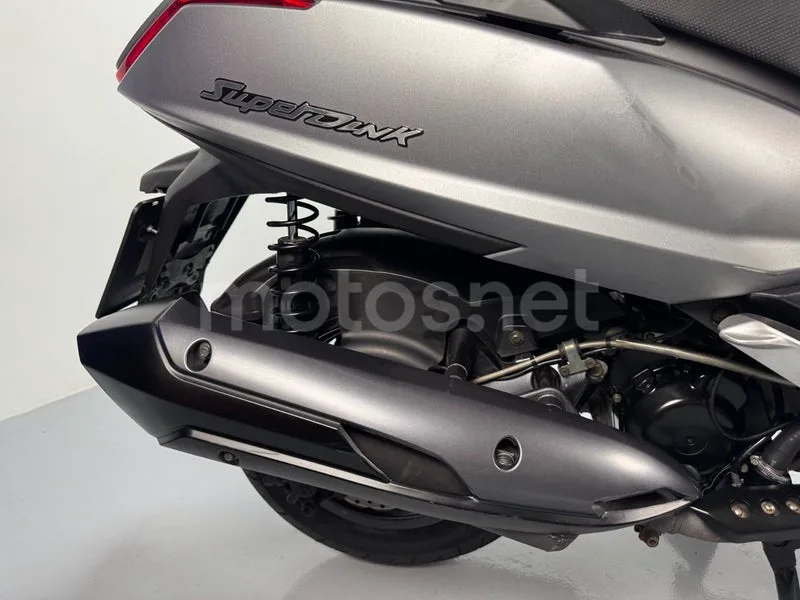 Kymco Super Dink 350 - Vista 9