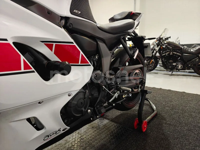Yamaha YZF-R7 - Vista 15
