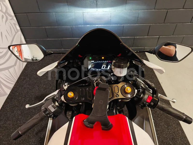 Yamaha YZF-R7 - Vista 8