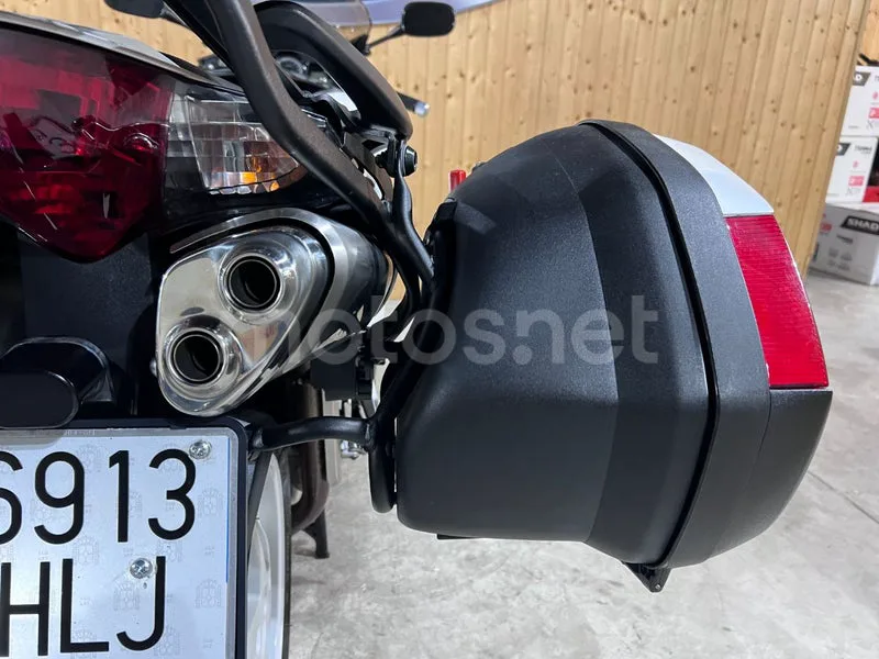 Honda VFR800F - Vista 11